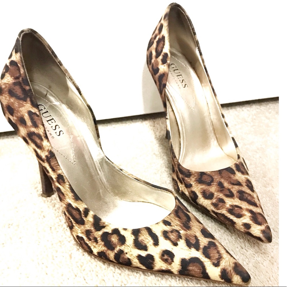Guess leopard pumps
